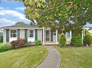 400 1st St, Oakdale, PA 15071