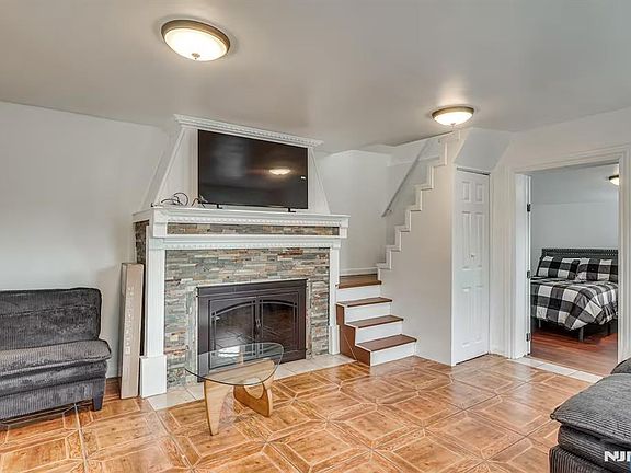5th image of 86 Pine Brook Road Lincoln Park