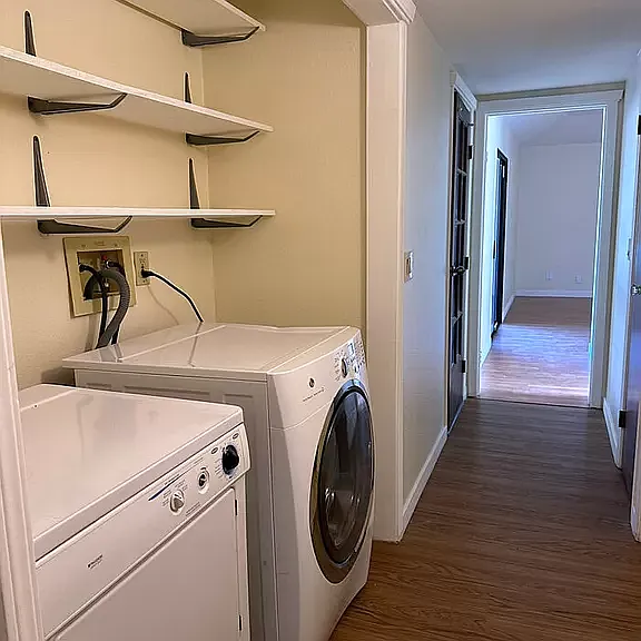 7024 Allenwood Ct — Photo 11