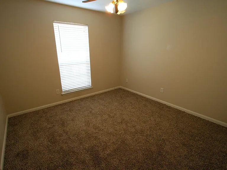 901 Camellia Ct #A-B — Photo 11