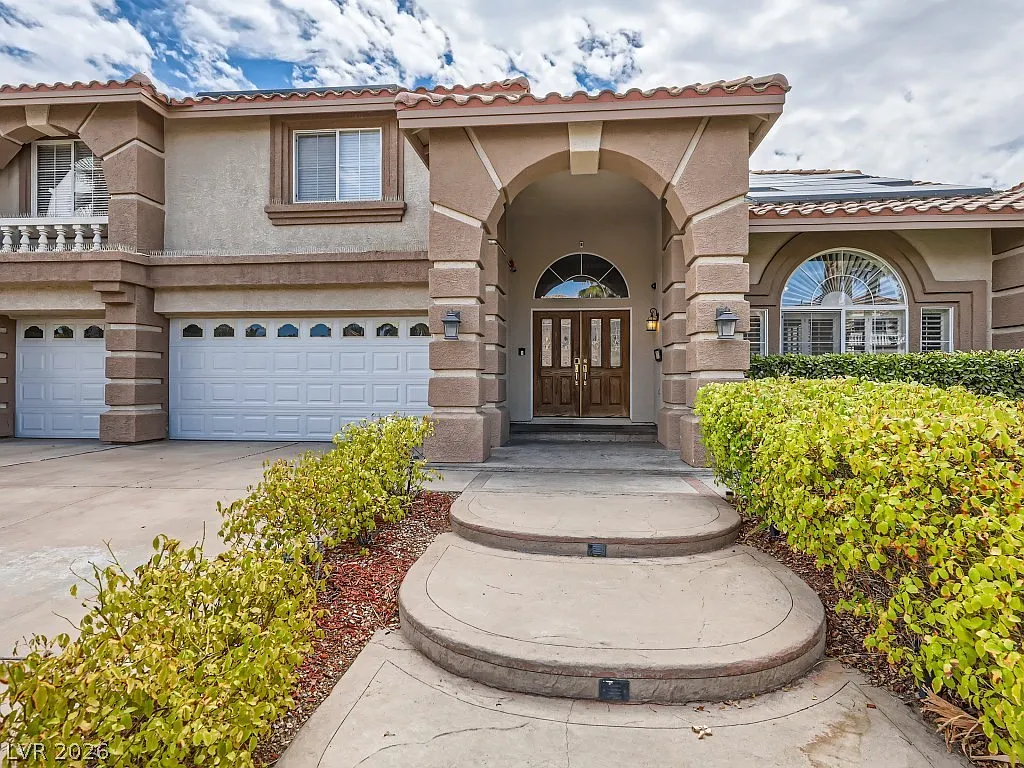 6 bed, 4.5 bath, 5073 sqft, $6,500 — Photo 4