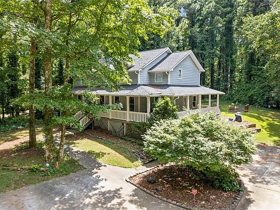 4th image of 742 Mountain View Dr