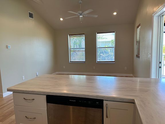2nd image of 400 Avenue C