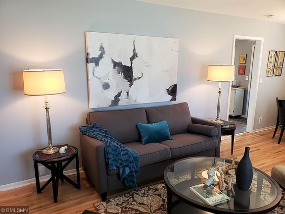 4th image of 6839 Columbus Ave