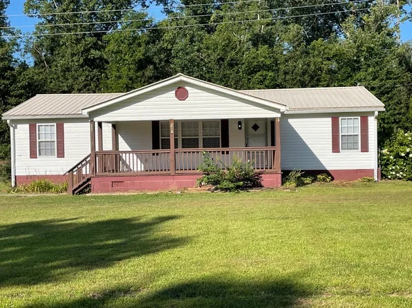 218 Well Rd, Hartwell, GA 30643