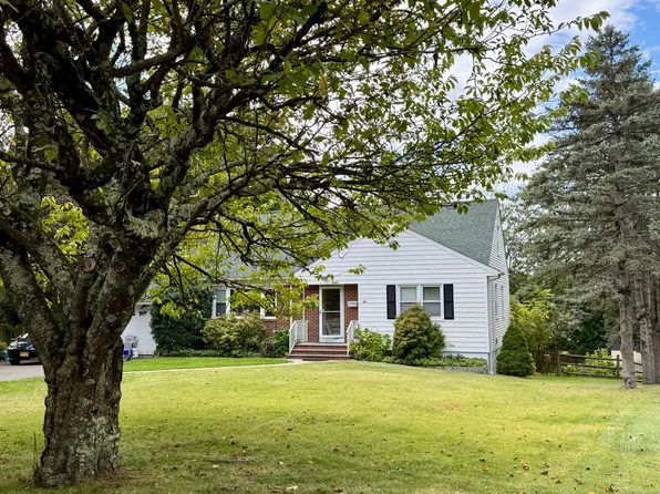 32 Locust Lane, Stamford, CT 06905