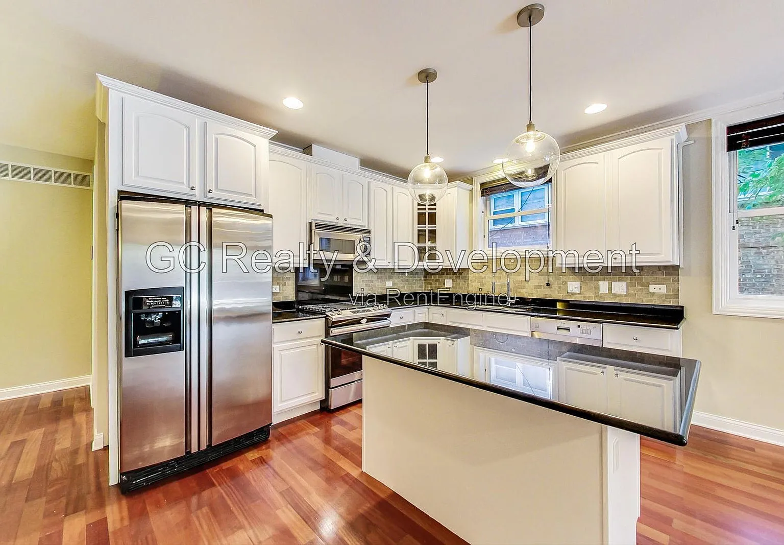 3 bed, 3.0 bath, 2400 sqft, $4,295 — Photo 2