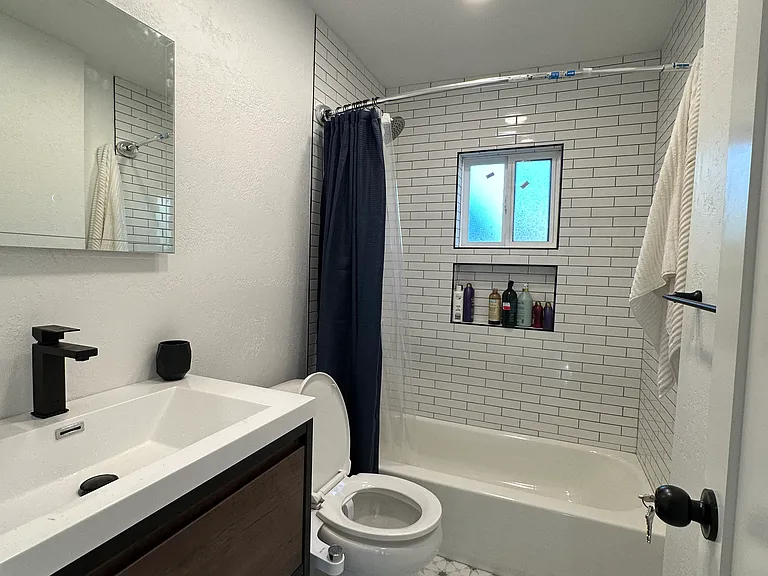 415 E Norton St — Photo 14