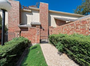 905 Cedarland Blvd, Arlington, TX 76011