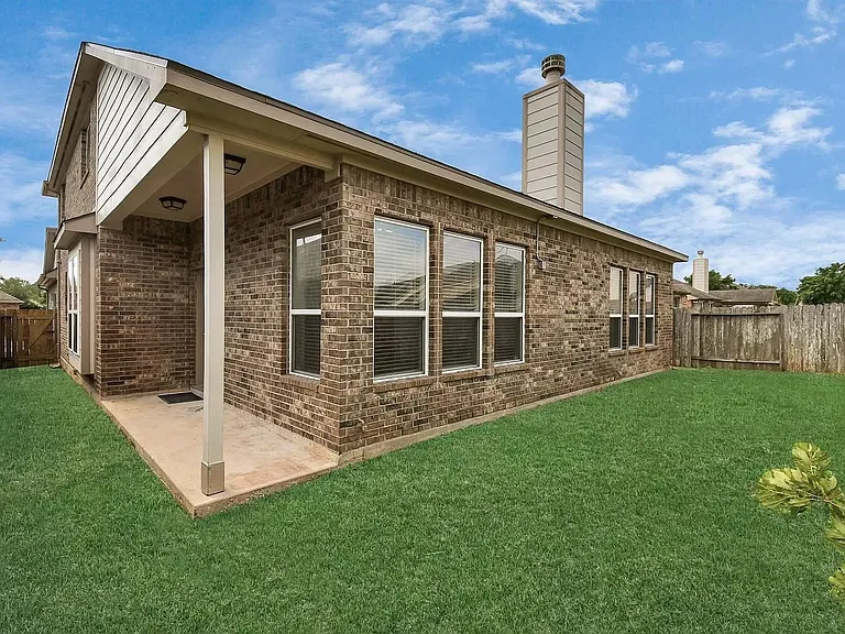 6315 Bain Dr — Photo 43