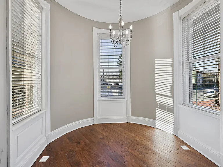 170 W Washington St — Photo 10