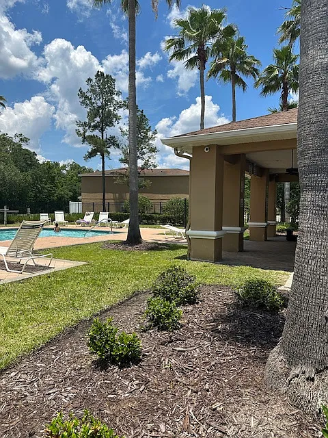 3 bed, 2.5 bath, 1536 sqft, $1,950 — Photo 4