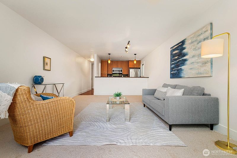 5th image of 8503 Bowdoin Way #201