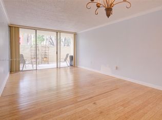 10835 SW 112th Ave APT 102, Miami, FL 33176