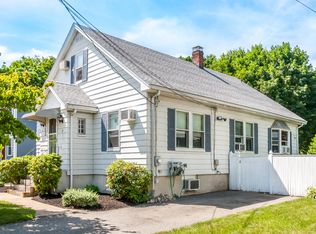 20 Bolton St, Reading, MA 01867