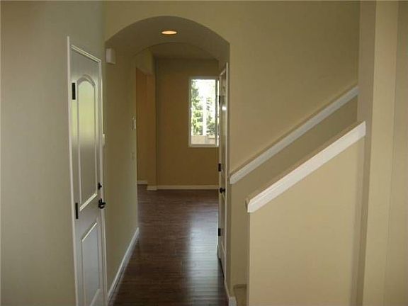 Entry w/Hardwoods