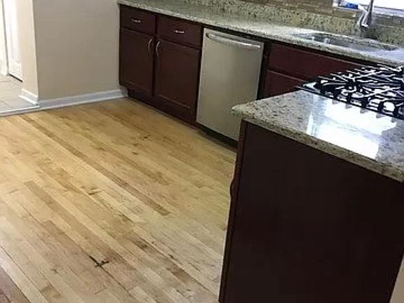 3rd image of 4140 N Mason Ave