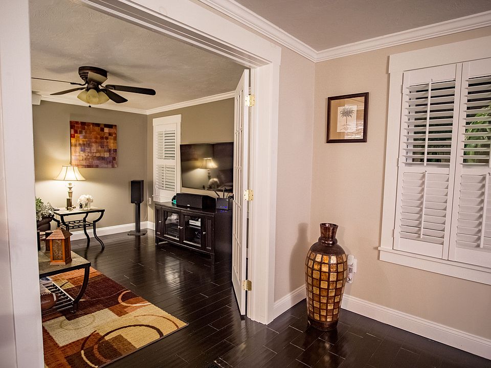 4 Fulton St, Nashua, NH 03060 Zillow