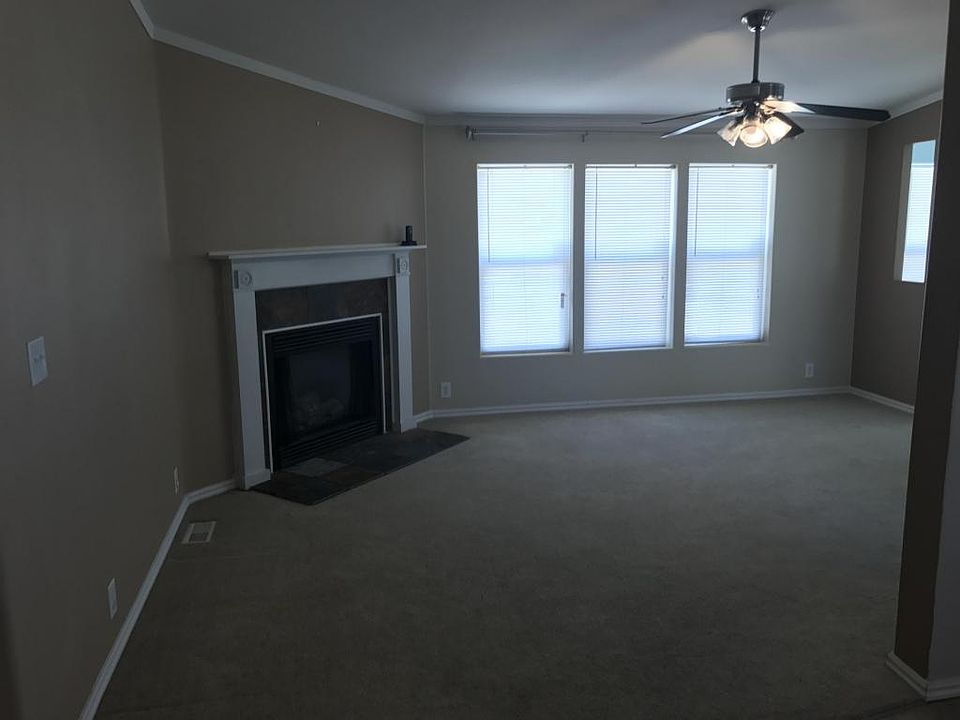 2nd image of 2050 S Stonegate Cir APT 18