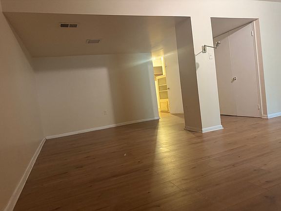 2nd image of 3209 Foothill St