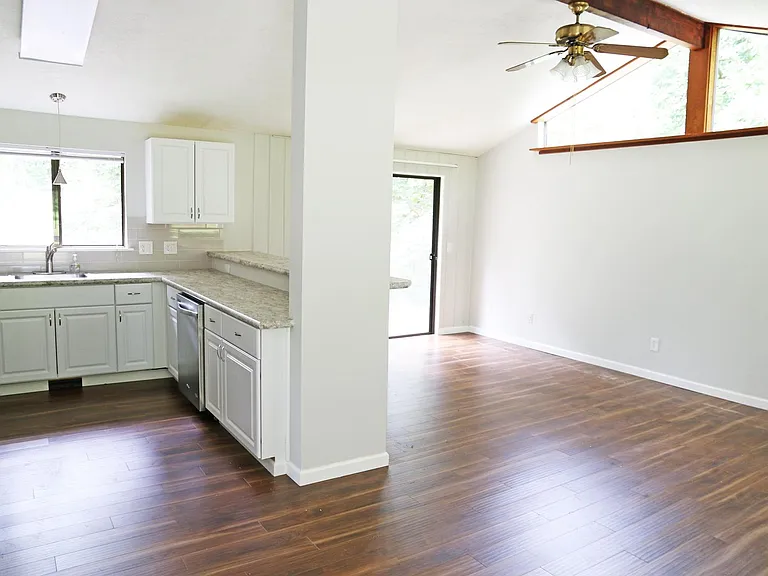 9247 SW 8th Dr — Photo 7