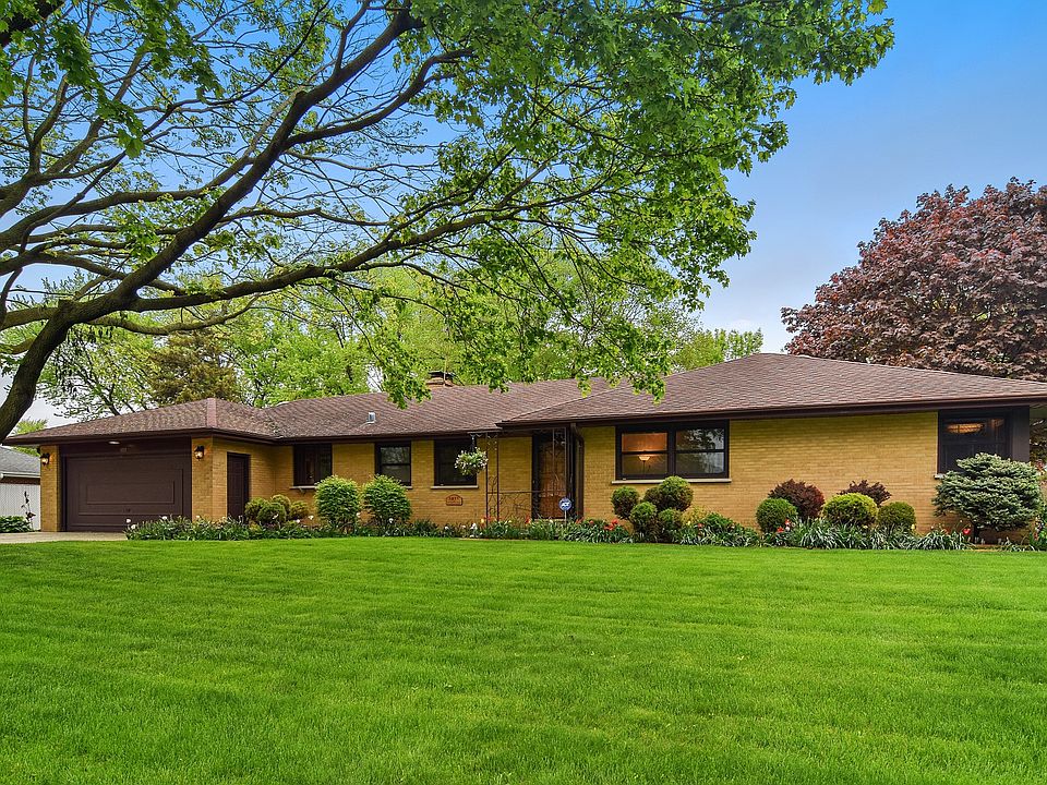 1st image of 1011 Sherwood Dr
