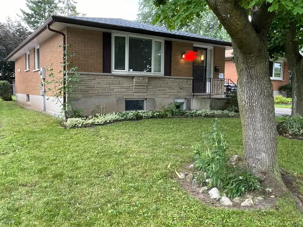 275 Toll Gate Blvd, Waterloo, ON N2L 4M3