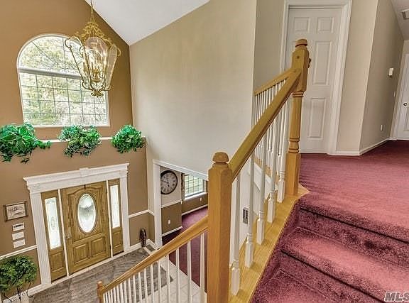 2nd image of 161 Syracuse Ave