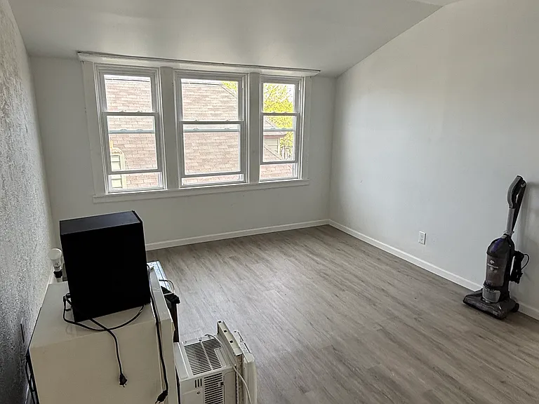795 S Main St #4 — Photo 6