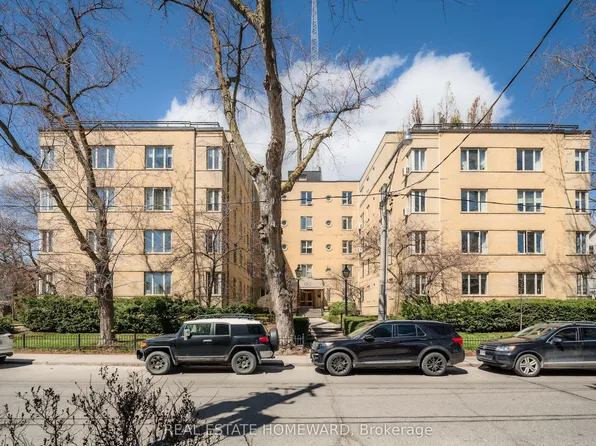 150 Farnham Ave #406, Toronto, ON M4V 1H5