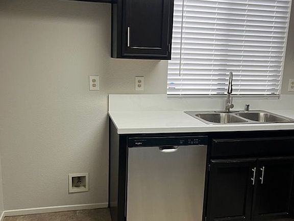 5th image of 817 Quail Ln APT 6