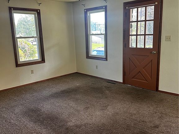 5th image of 2179 Woodbine Dr