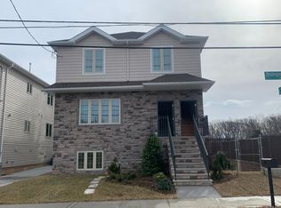 526 Drumgoole Rd E #2, Staten Island, NY 10312