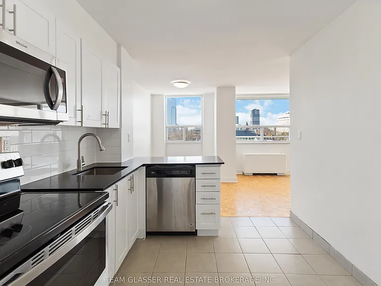 396 Queens Ave #502 — Photo 10