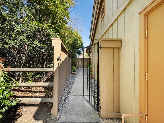 3rd image of 2043 Wente Pl