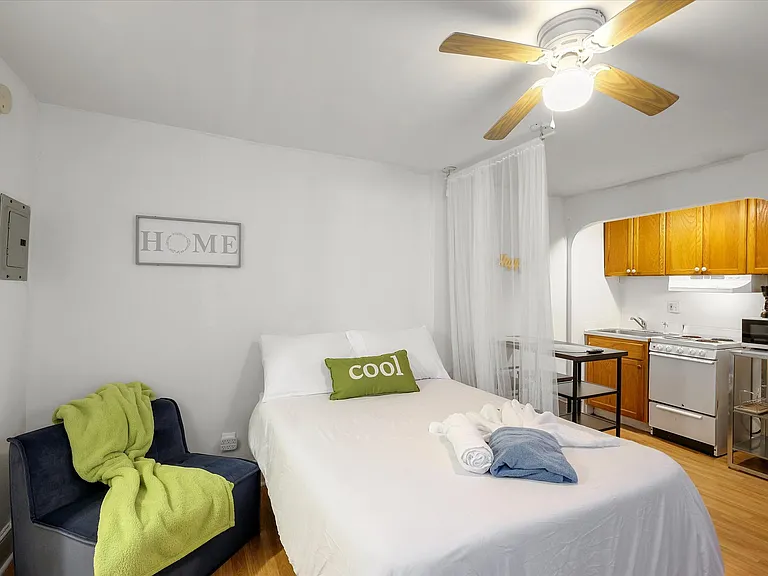 1131 Spruce St #1R — Photo 10