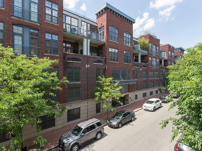 2328 Champlain St NW — Photo 39