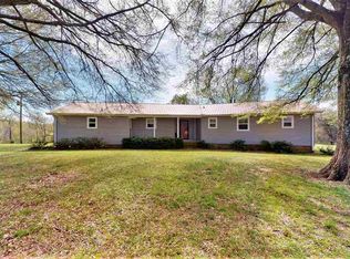 232 Christmasville Rd, Trenton, TN 38382