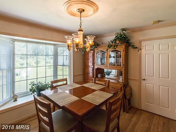 4th image of 1324 Redwood Cir