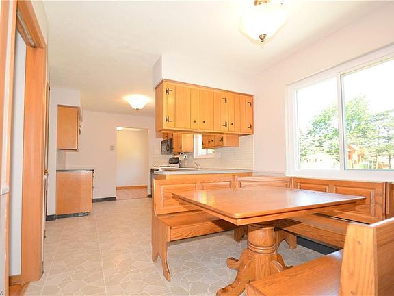 4th image of 4358 Tamarack Dr