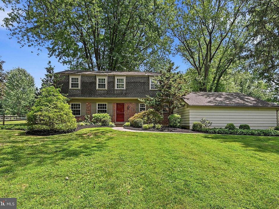 1st image of 7 Manor View Cir