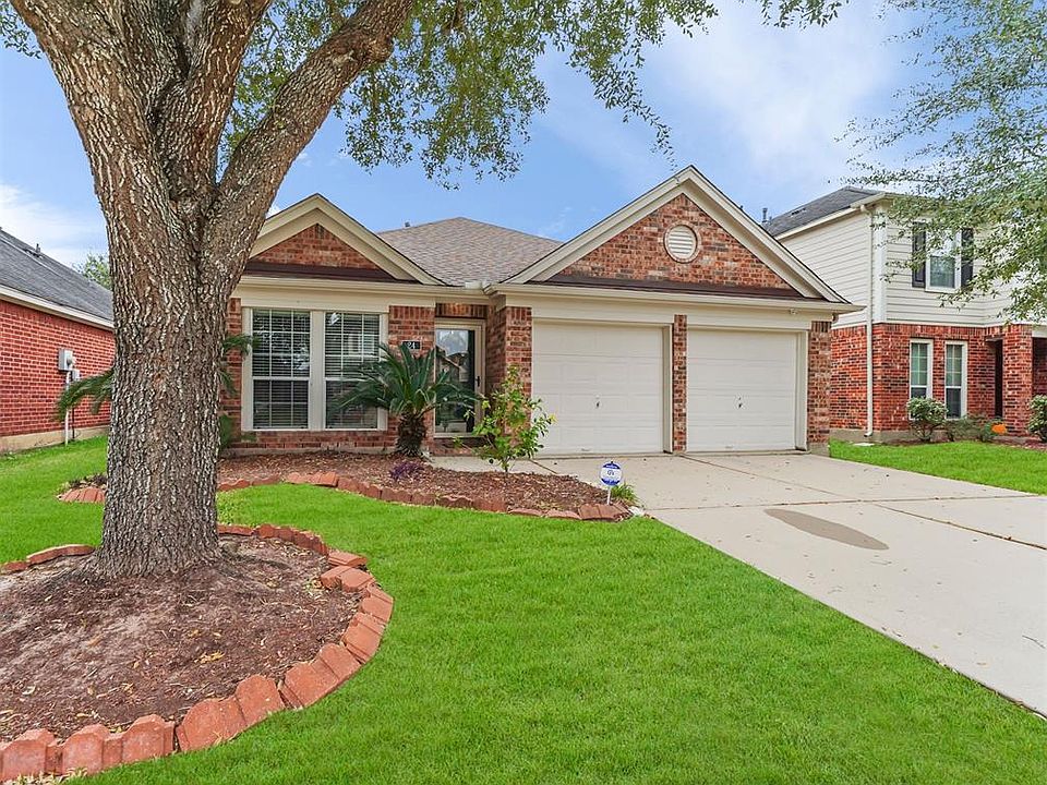 1st image of 24 Buena Park Cir