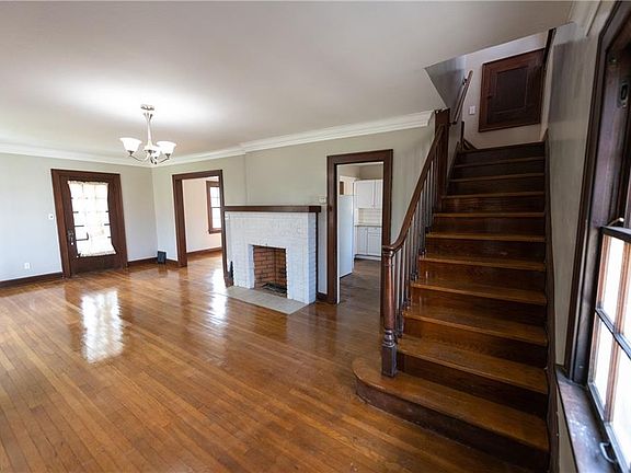 3rd image of 5850 Wickfield Dr