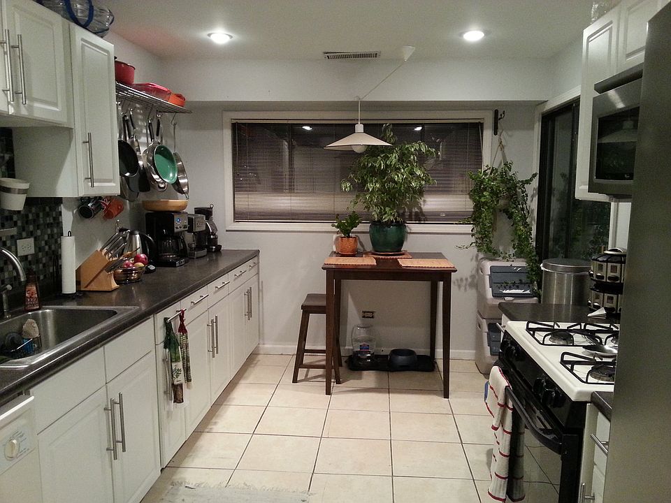 2nd image of 32 Creekside Cir APT C