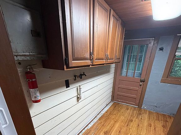 4th image of 108 Johnson St