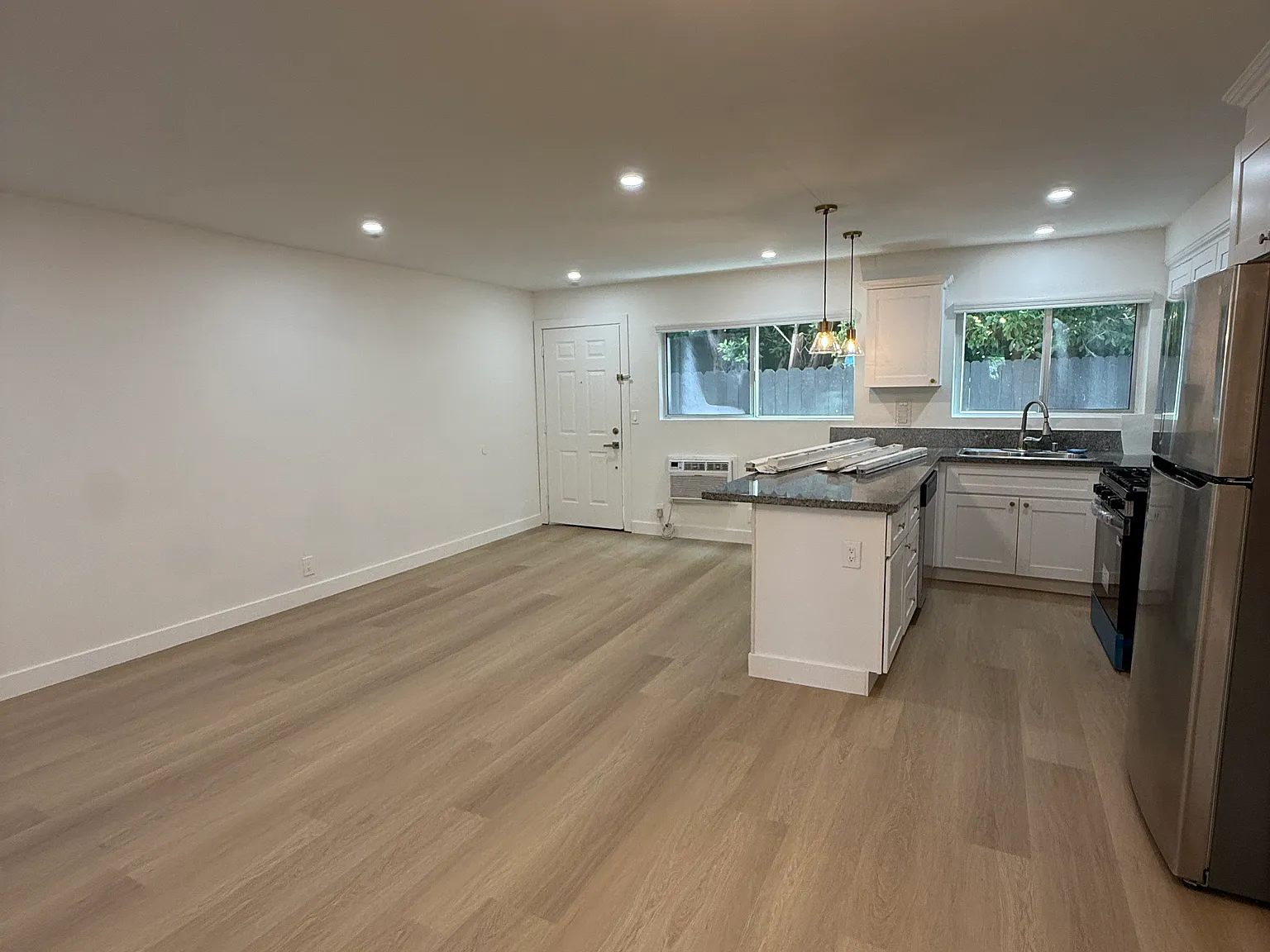 8961 Keith Ave — Photo 2