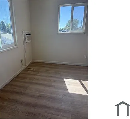 1204 Roanoke Ave — Photo 3