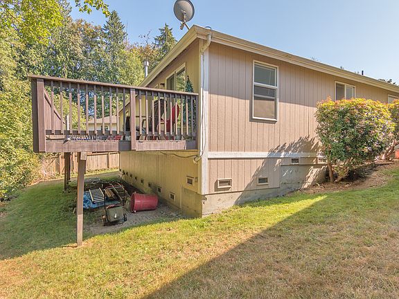 3rd image of 8321 1st Pl SE