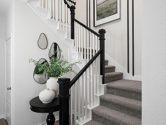 Photo representation of the Julieta model. Colors, finishes and options will vary.