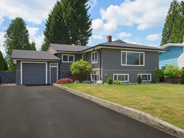 942 Porter St, Coquitlam, BC V3J 5C2